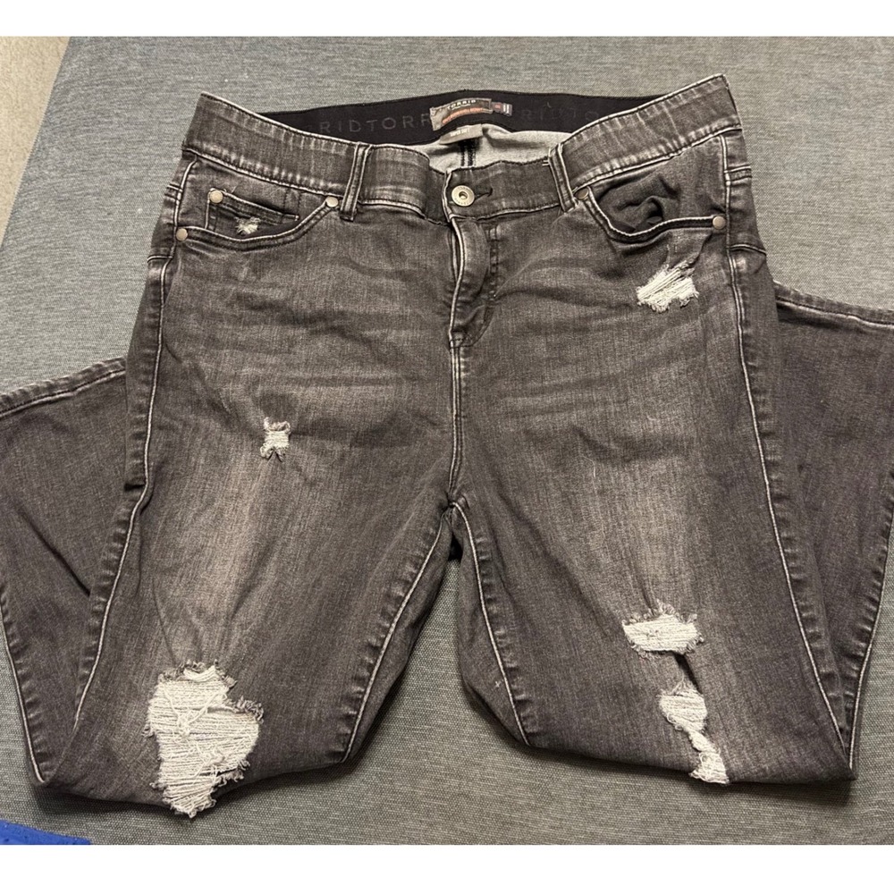Torrid Crop Bombshell Skinny Jeans 18 Faded‎ Black Distressed Super Soft Denim